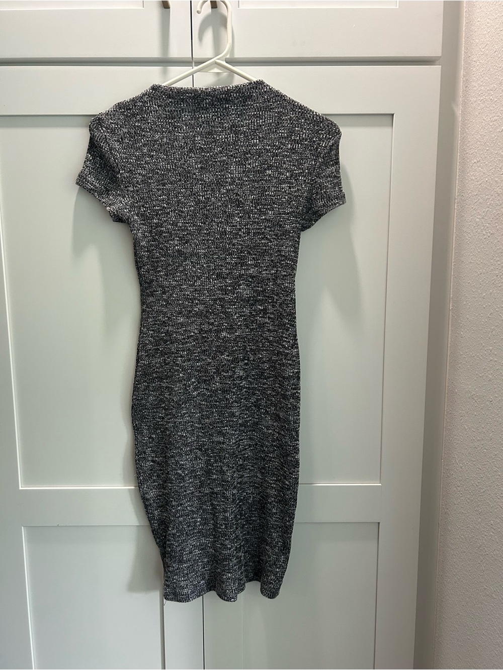 Charlotte Russe Heathered Gray Short Sleeve Midi Knit Dress